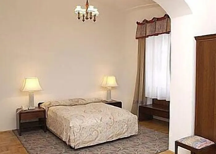 Várkapu Panzió Bed & Breakfast 3*