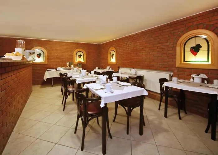 Várkapu Panzió Bed & Breakfast 3*