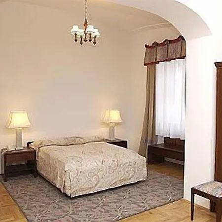 Varkapu Vendeghaz I Bed & Breakfast 3*