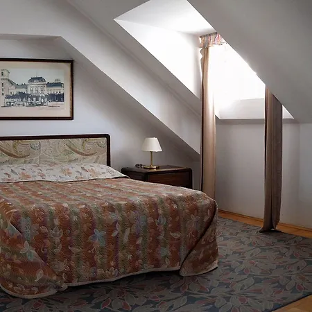 Varkapu Vendeghaz I Bed & Breakfast Eger