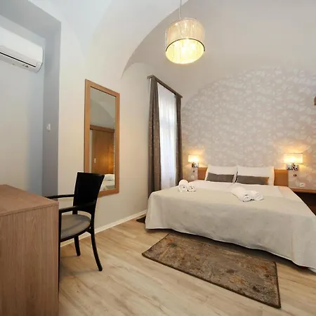 Couette-café Varkapu Panzio 3*