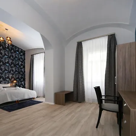 Varkapu Vendeghaz I 3*