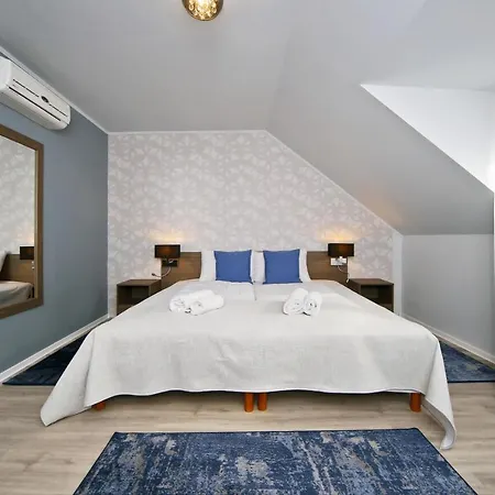 Bed and breakfast Várkapu Panzió 3*