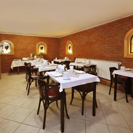 Várkapu Panzió Bed and breakfast 3*