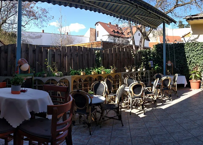 Nocleg ze śniadaniem Varkapu Panzio 3*