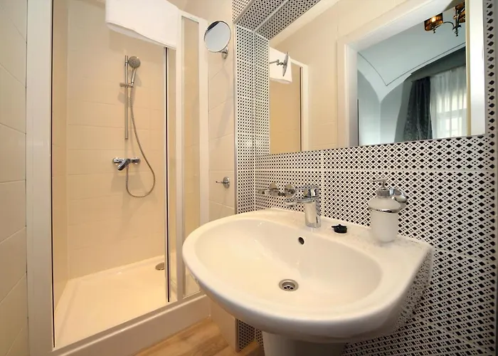 Várkapu Panzió Eger