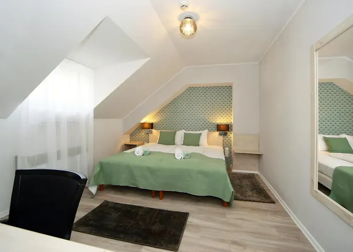 Várkapu Panzió 3* Eger